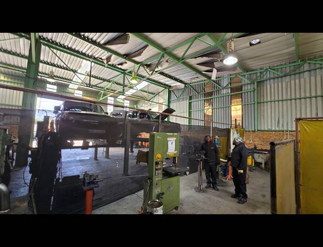 500M² WAREHOUSE TO LET IN SEBENZA